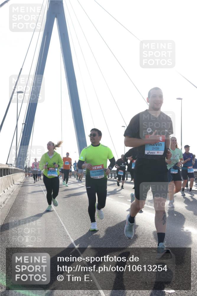 03.10.2026 - Köhlbrandbrückenlauf Tim E. http://msf.ph/oto/10613254 03.10.2026 09:29:39 Position 1 2104, 2439, 1817 meine-sportfotos.de