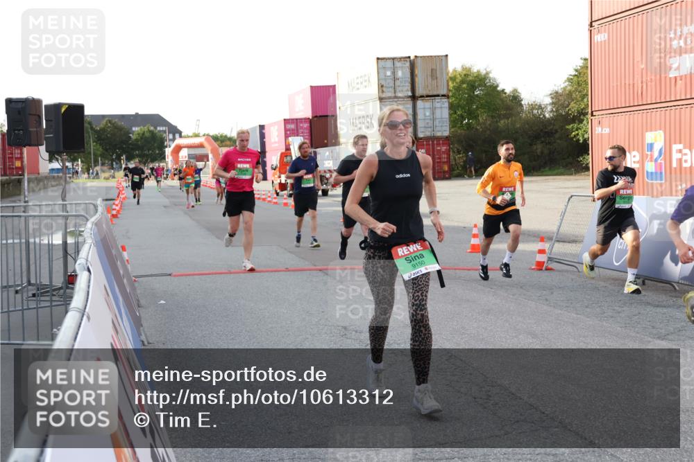 03.10.2026 - Köhlbrandbrückenlauf Tim E. http://msf.ph/oto/10613312 03.10.2026 16:18:56 Ziel 7154, 7155, 7177, 7178, 7188, 7532, 8344, 8527, 8553, 8703, 8879, 9043, 9080, 9150, 9536 meine-sportfotos.de