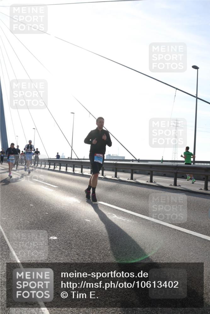03.10.2026 - Köhlbrandbrückenlauf Tim E. http://msf.ph/oto/10613402 03.10.2026 09:29:54 Position 1  meine-sportfotos.de