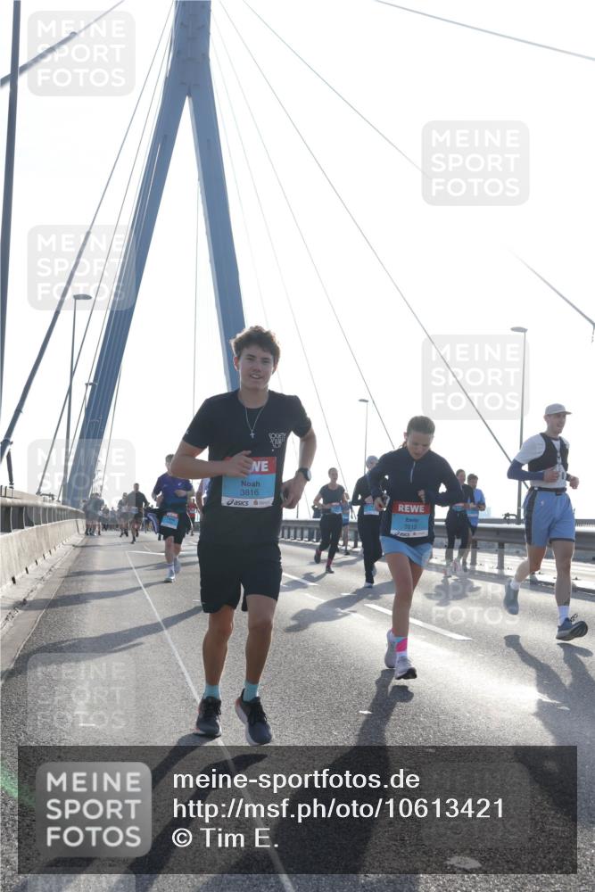 03.10.2026 - Köhlbrandbrückenlauf Tim E. http://msf.ph/oto/10613421 03.10.2026 09:29:56 Position 1 3816, 3813 meine-sportfotos.de