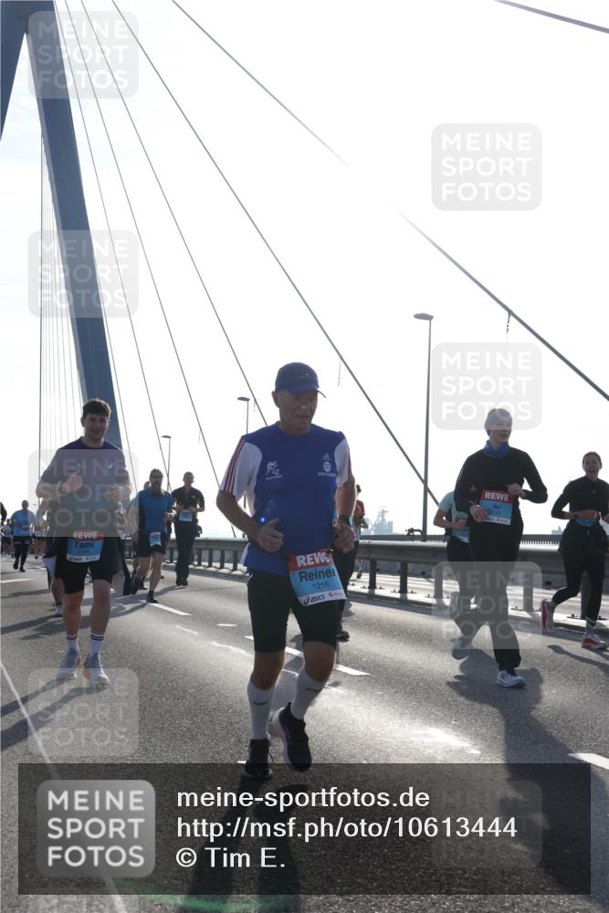 03.10.2026 - Köhlbrandbrückenlauf Tim E. http://msf.ph/oto/10613444 03.10.2026 09:29:58 Position 1 2769, 3741, 1218 meine-sportfotos.de
