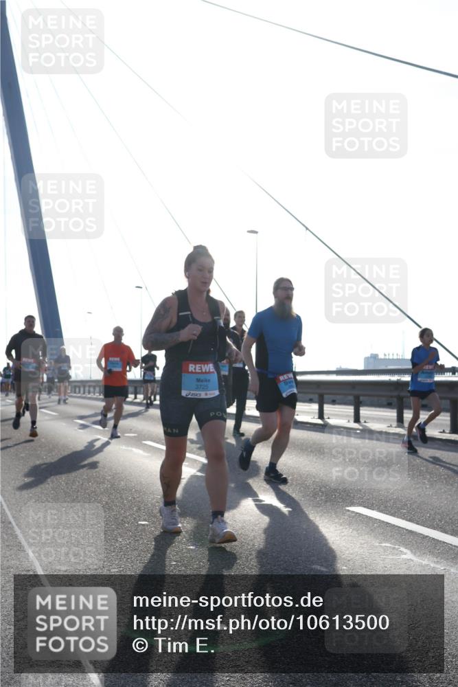 03.10.2026 - Köhlbrandbrückenlauf Tim E. http://msf.ph/oto/10613500 03.10.2026 09:30:02 Position 1 3725 meine-sportfotos.de