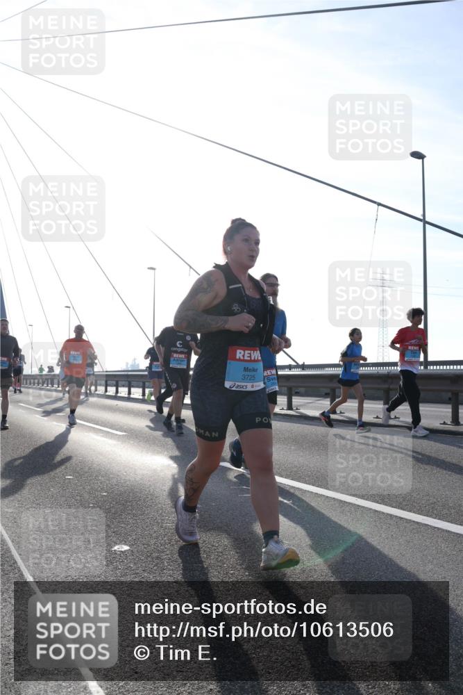 03.10.2026 - Köhlbrandbrückenlauf Tim E. http://msf.ph/oto/10613506 03.10.2026 09:30:02 Position 1 3725 meine-sportfotos.de