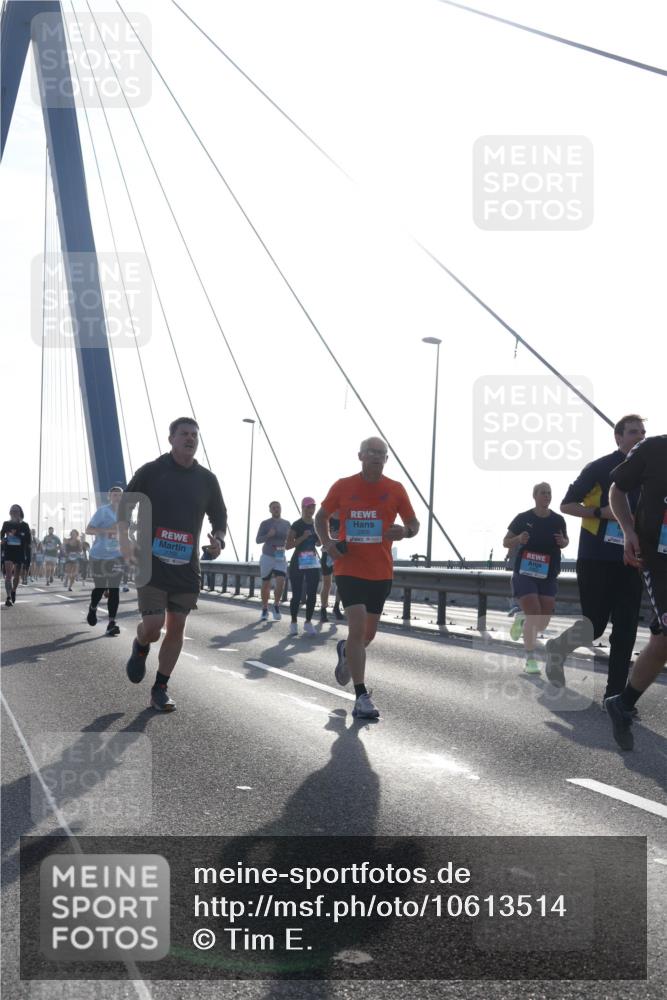 03.10.2026 - Köhlbrandbrückenlauf Tim E. http://msf.ph/oto/10613514 03.10.2026 09:30:03 Position 1  meine-sportfotos.de