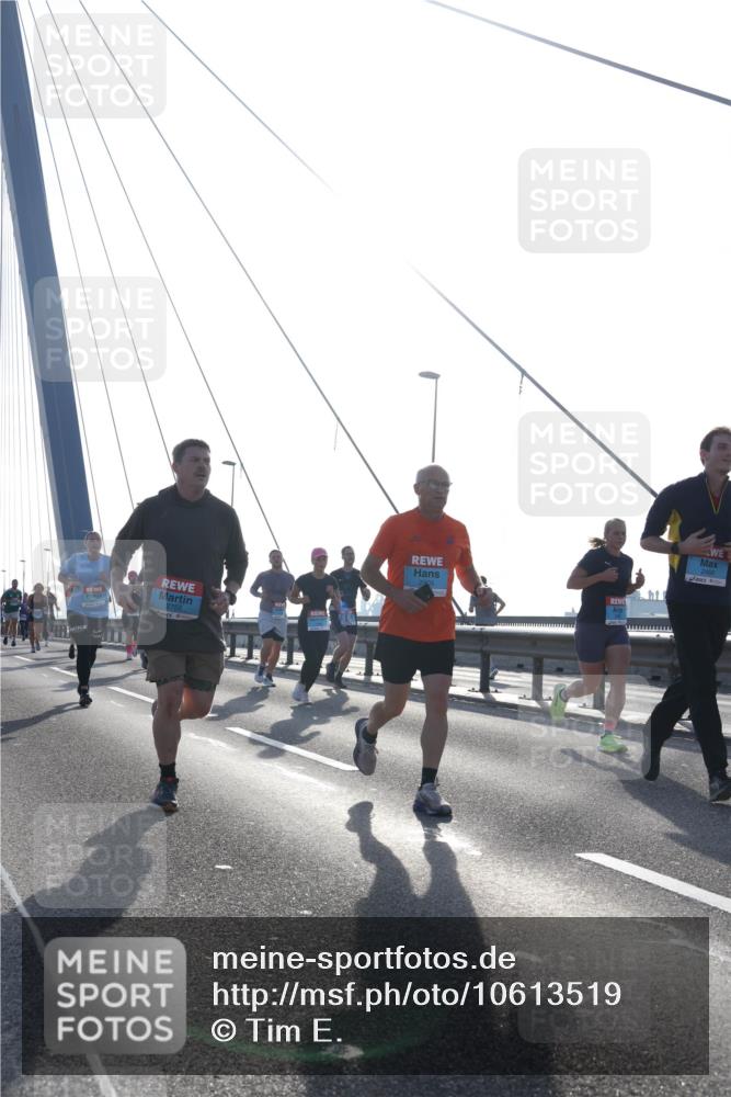 03.10.2026 - Köhlbrandbrückenlauf Tim E. http://msf.ph/oto/10613519 03.10.2026 09:30:04 Position 1 2756, 2460 meine-sportfotos.de
