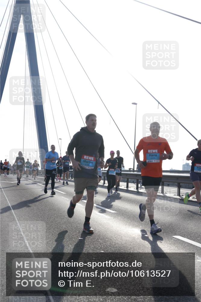 03.10.2026 - Köhlbrandbrückenlauf Tim E. http://msf.ph/oto/10613527 03.10.2026 09:30:04 Position 1 2905 meine-sportfotos.de