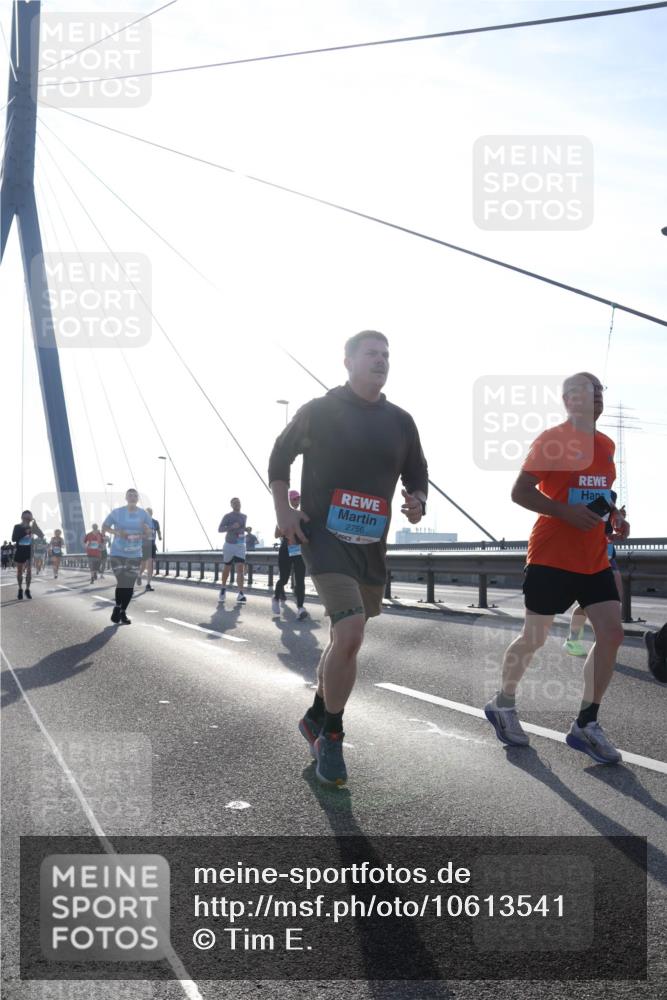 03.10.2026 - Köhlbrandbrückenlauf Tim E. http://msf.ph/oto/10613541 03.10.2026 09:30:05 Position 1 2756 meine-sportfotos.de