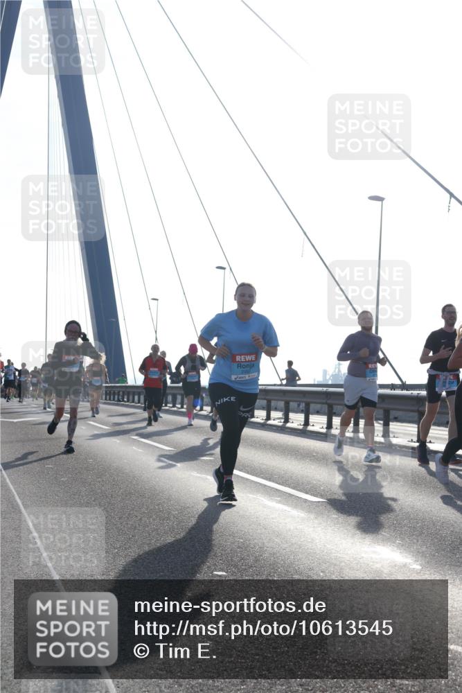 03.10.2026 - Köhlbrandbrückenlauf Tim E. http://msf.ph/oto/10613545 03.10.2026 09:30:06 Position 1  meine-sportfotos.de