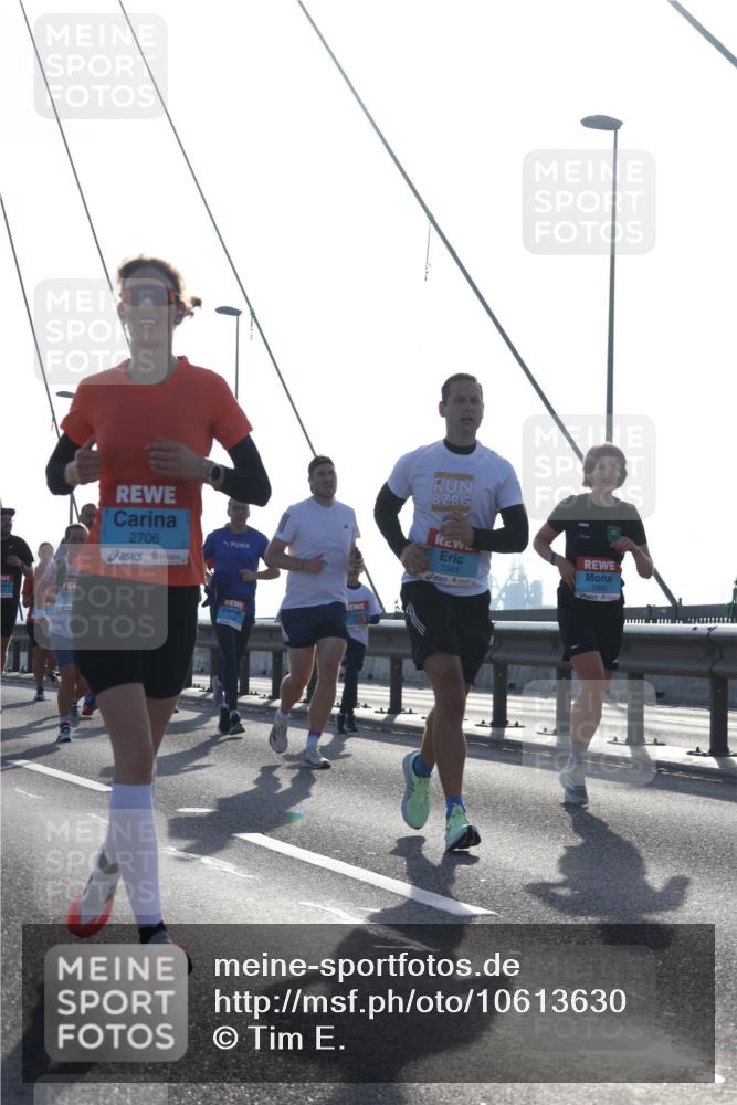 03.10.2026 - Köhlbrandbrückenlauf Tim E. http://msf.ph/oto/10613630 03.10.2026 09:30:15 Position 1 2706, 1383, 1900 meine-sportfotos.de