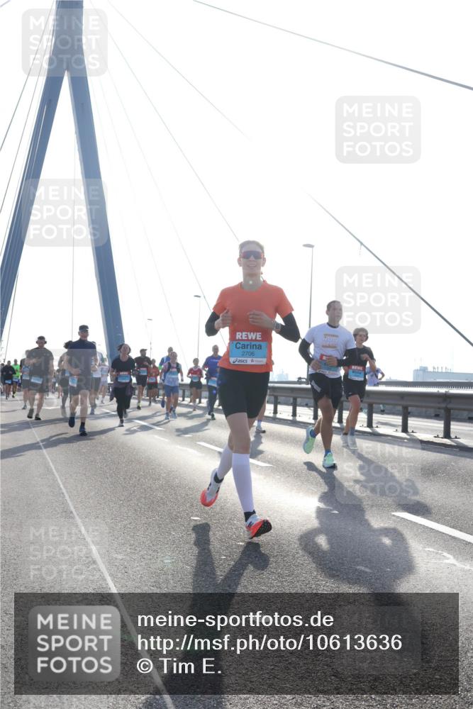 03.10.2026 - Köhlbrandbrückenlauf Tim E. http://msf.ph/oto/10613636 03.10.2026 09:30:16 Position 1 2706 meine-sportfotos.de