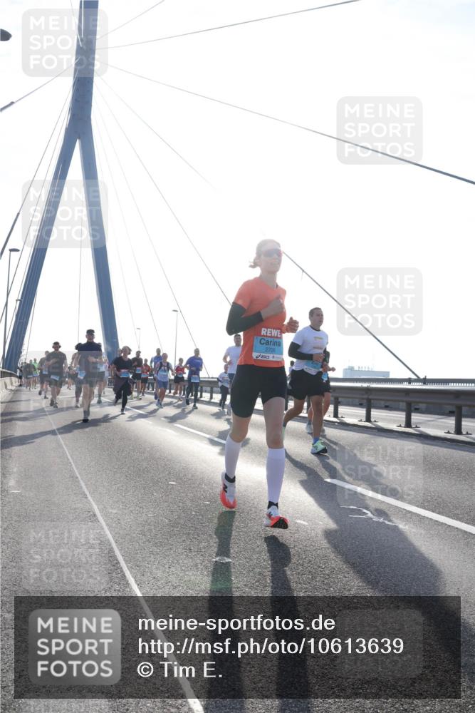03.10.2026 - Köhlbrandbrückenlauf Tim E. http://msf.ph/oto/10613639 03.10.2026 09:30:16 Position 1 2706 meine-sportfotos.de