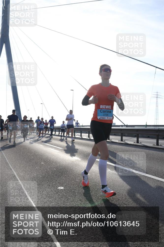 03.10.2026 - Köhlbrandbrückenlauf Tim E. http://msf.ph/oto/10613645 03.10.2026 09:30:16 Position 1 2706 meine-sportfotos.de