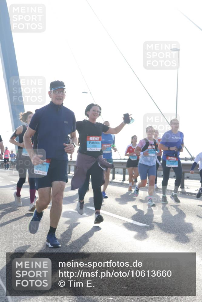 03.10.2026 - Köhlbrandbrückenlauf Tim E. http://msf.ph/oto/10613660 03.10.2026 09:30:18 Position 1 2273, 2591 meine-sportfotos.de