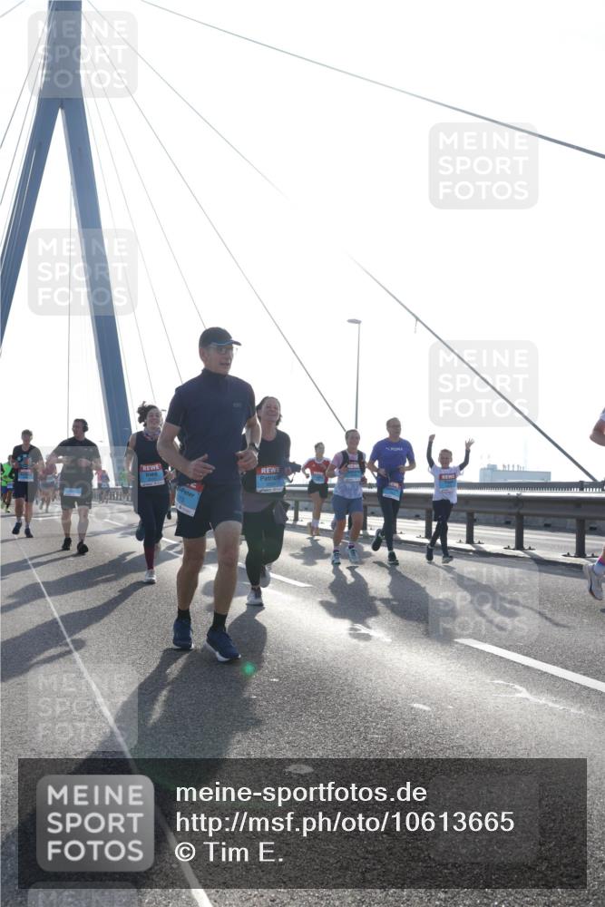 03.10.2026 - Köhlbrandbrückenlauf Tim E. http://msf.ph/oto/10613665 03.10.2026 09:30:18 Position 1  meine-sportfotos.de