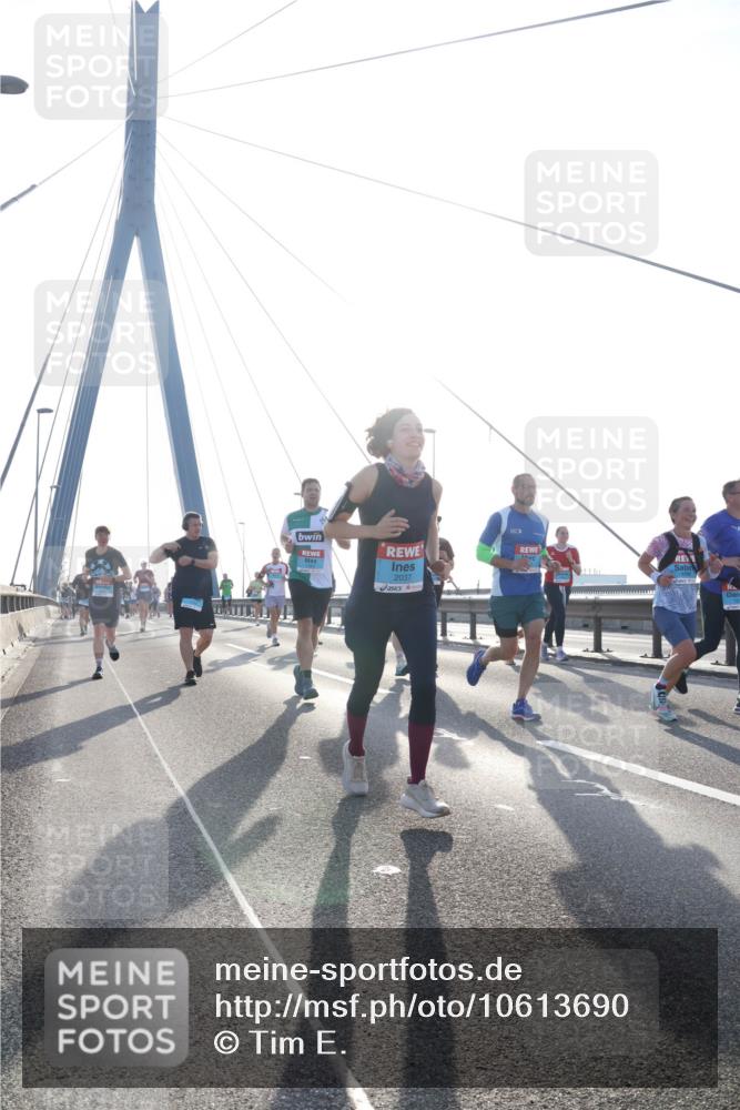 03.10.2026 - Köhlbrandbrückenlauf Tim E. http://msf.ph/oto/10613690 03.10.2026 09:30:20 Position 1 2037 meine-sportfotos.de