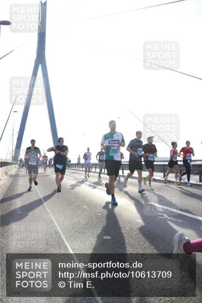 03.10.2026 - Köhlbrandbrückenlauf Tim E. http://msf.ph/oto/10613709 03.10.2026 09:30:21 Position 1 6 meine-sportfotos.de