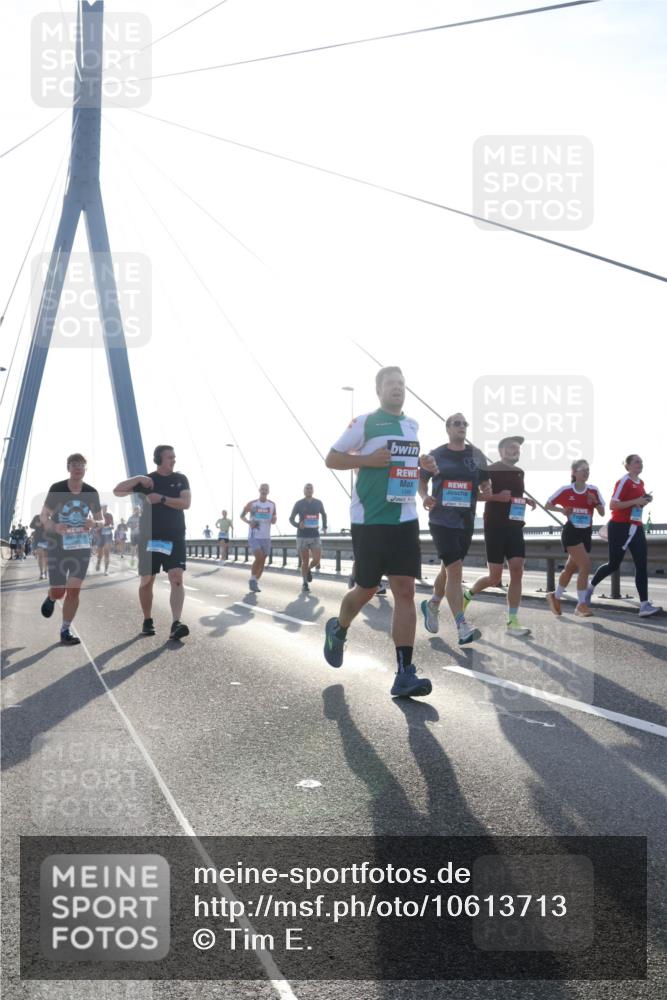 03.10.2026 - Köhlbrandbrückenlauf Tim E. http://msf.ph/oto/10613713 03.10.2026 09:30:21 Position 1 1569, 4 meine-sportfotos.de