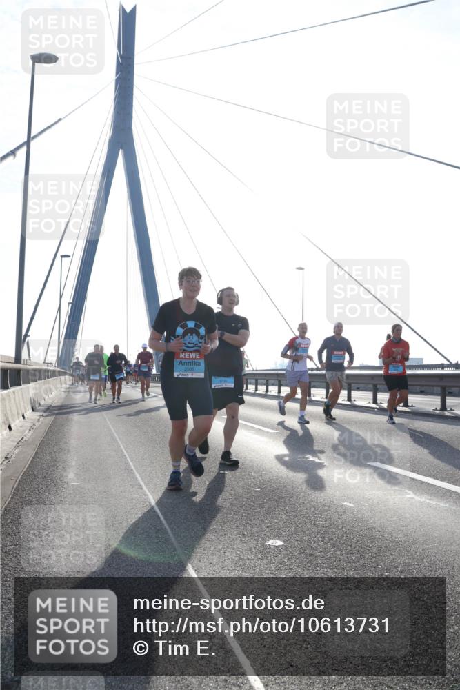 03.10.2026 - Köhlbrandbrückenlauf Tim E. http://msf.ph/oto/10613731 03.10.2026 09:30:23 Position 1 2565 meine-sportfotos.de