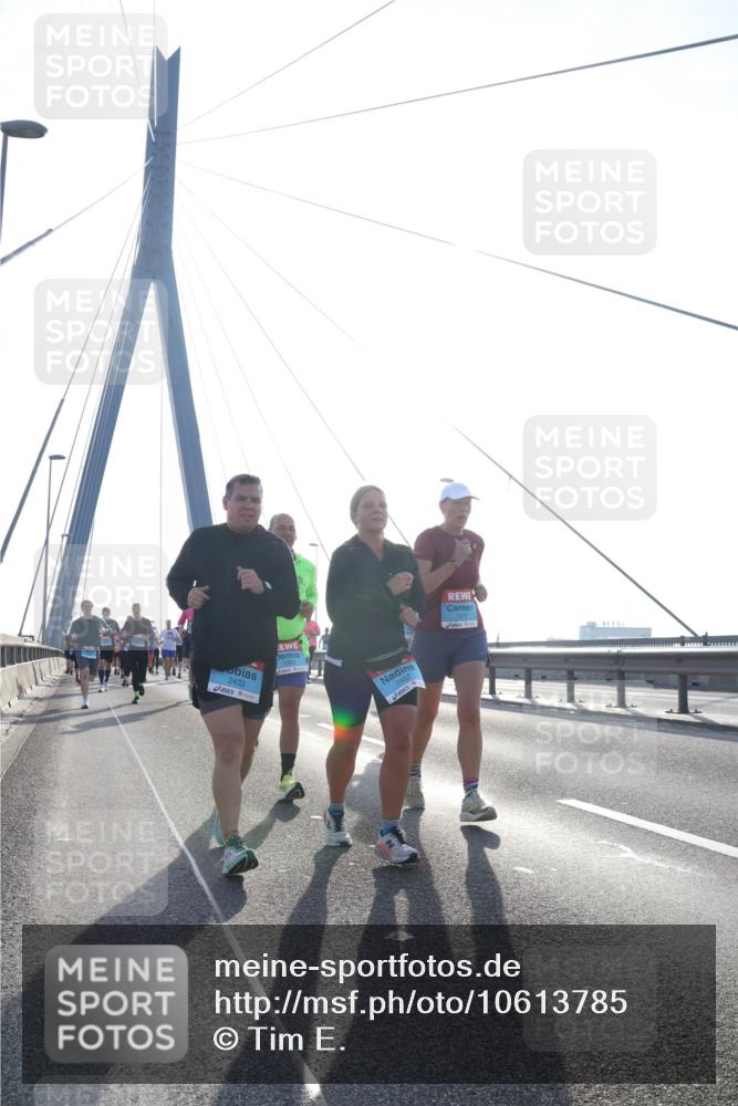 03.10.2026 - Köhlbrandbrückenlauf Tim E. http://msf.ph/oto/10613785 03.10.2026 09:30:27 Position 1 2433, 2457, 1217 meine-sportfotos.de