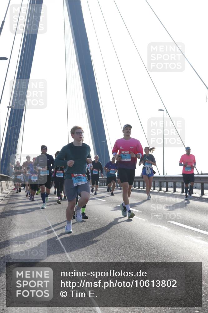 03.10.2026 - Köhlbrandbrückenlauf Tim E. http://msf.ph/oto/10613802 03.10.2026 09:30:29 Position 1 2549 meine-sportfotos.de