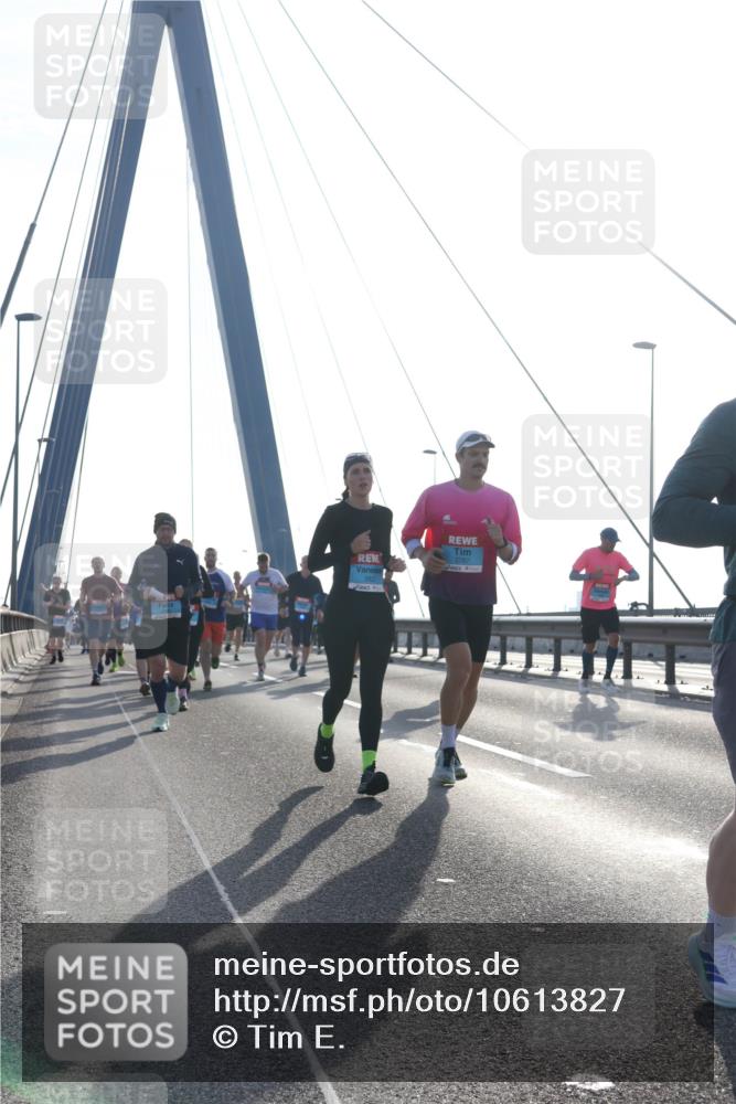 03.10.2026 - Köhlbrandbrückenlauf Tim E. http://msf.ph/oto/10613827 03.10.2026 09:30:30 Position 1 2787 meine-sportfotos.de