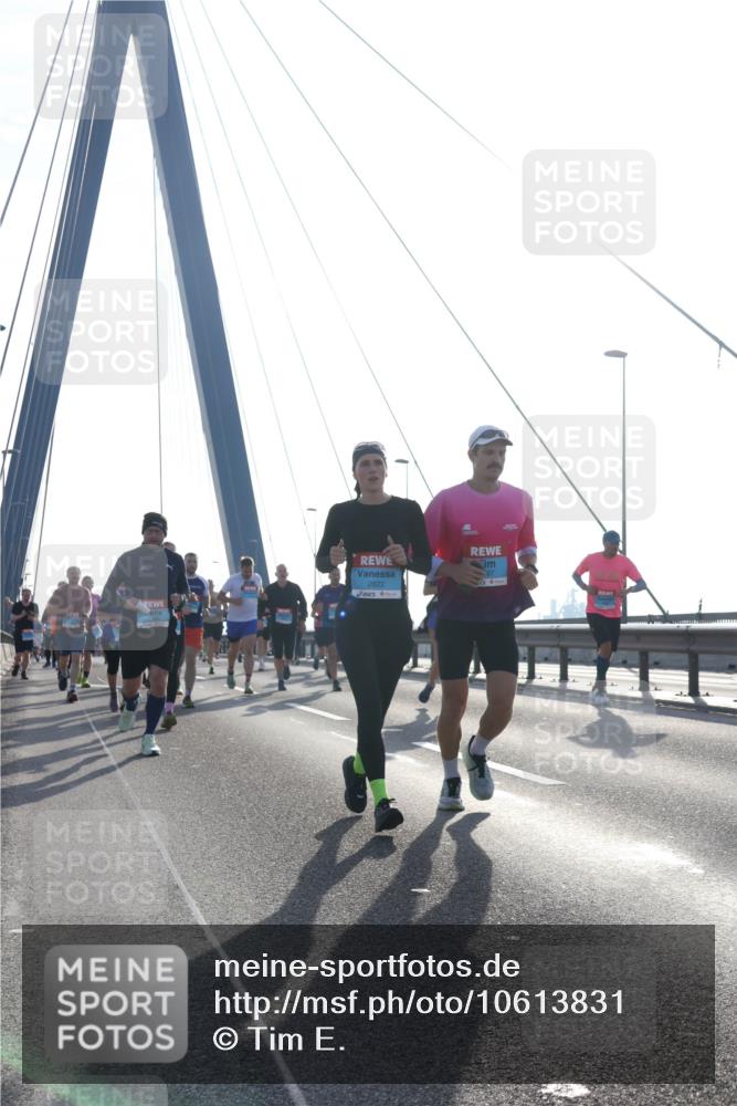 03.10.2026 - Köhlbrandbrückenlauf Tim E. http://msf.ph/oto/10613831 03.10.2026 09:30:31 Position 1 2822 meine-sportfotos.de