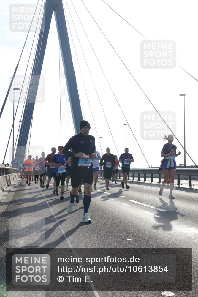 03.10.2026 - Köhlbrandbrückenlauf Tim E. http://msf.ph/oto/10613854 03.10.2026 09:30:32 Position 1  meine-sportfotos.de