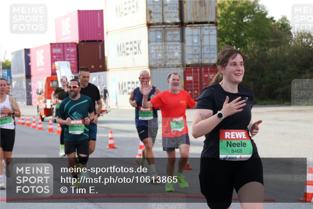 03.10.2026 - Köhlbrandbrückenlauf Tim E. http://msf.ph/oto/10613865 03.10.2026 16:19:24 Ziel 7072, 7634, 7661, 7673, 7782, 7783, 8005, 8468, 8950, 9192, 9373, 9490, 9790 meine-sportfotos.de