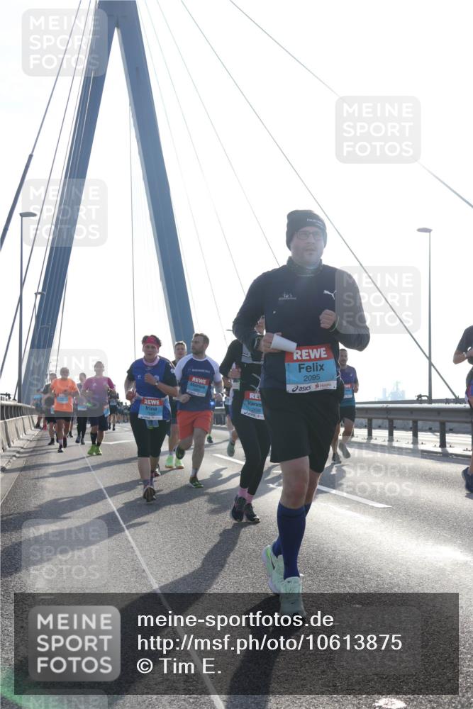 03.10.2026 - Köhlbrandbrückenlauf Tim E. http://msf.ph/oto/10613875 03.10.2026 09:30:33 Position 1 2095 meine-sportfotos.de