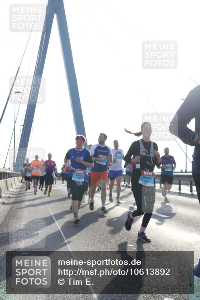 03.10.2026 - Köhlbrandbrückenlauf Tim E. http://msf.ph/oto/10613892 03.10.2026 09:30:34 Position 1 20 meine-sportfotos.de