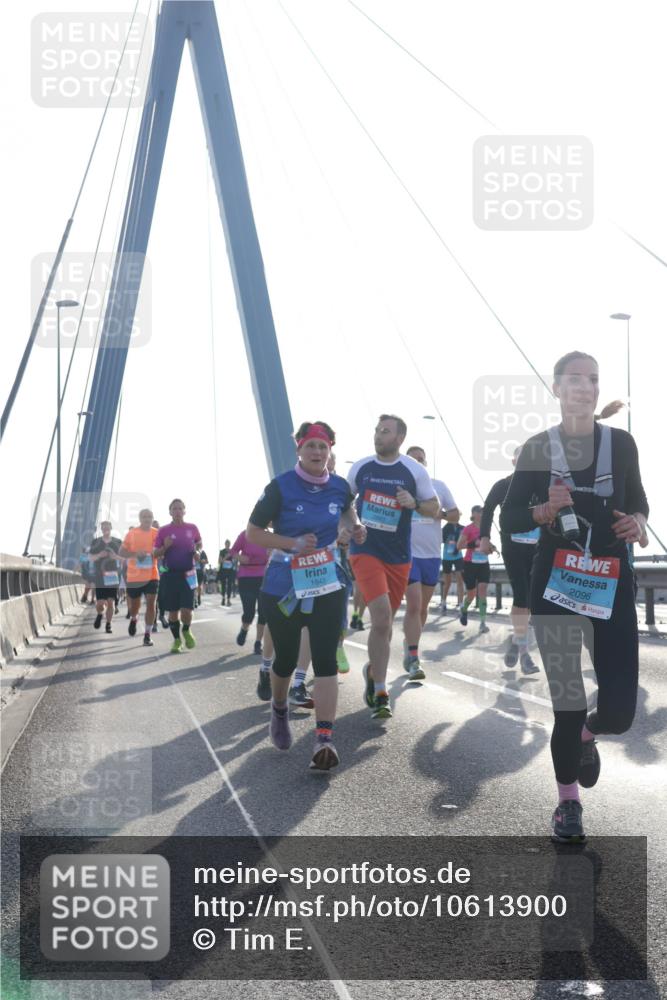 03.10.2026 - Köhlbrandbrückenlauf Tim E. http://msf.ph/oto/10613900 03.10.2026 09:30:34 Position 1 1843, 2096 meine-sportfotos.de