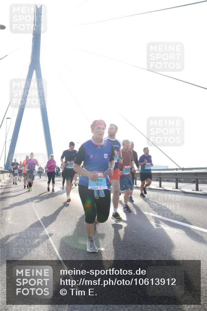03.10.2026 - Köhlbrandbrückenlauf Tim E. http://msf.ph/oto/10613912 03.10.2026 09:30:35 Position 1 1843 meine-sportfotos.de