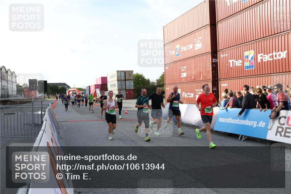03.10.2026 - Köhlbrandbrückenlauf Tim E. http://msf.ph/oto/10613944 03.10.2026 16:19:27 Ziel 7072, 7634, 7661, 7673, 7740, 7782, 7783, 8005, 8468, 8813, 8938, 8950, 9092, 9192, 9268, 9373, 9490, 9790 meine-sportfotos.de