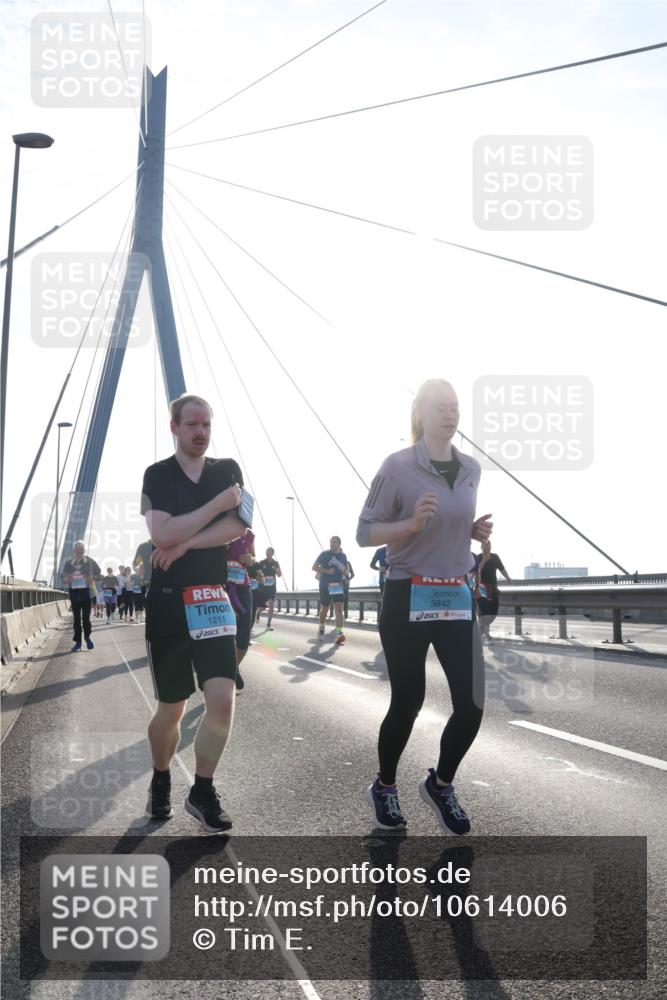 03.10.2026 - Köhlbrandbrückenlauf Tim E. http://msf.ph/oto/10614006 03.10.2026 09:30:42 Position 1 1211, 3842 meine-sportfotos.de