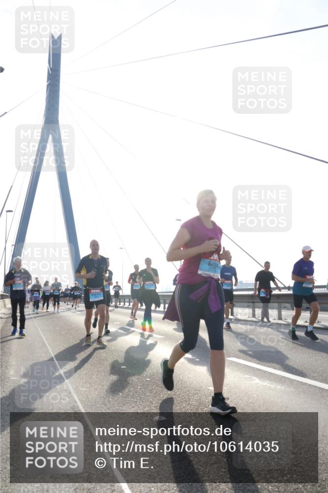 03.10.2026 - Köhlbrandbrückenlauf Tim E. http://msf.ph/oto/10614035 03.10.2026 09:30:43 Position 1 2513 meine-sportfotos.de