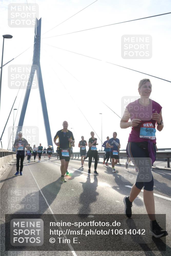 03.10.2026 - Köhlbrandbrückenlauf Tim E. http://msf.ph/oto/10614042 03.10.2026 09:30:43 Position 1 2513 meine-sportfotos.de