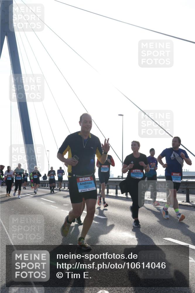 03.10.2026 - Köhlbrandbrückenlauf Tim E. http://msf.ph/oto/10614046 03.10.2026 09:30:44 Position 1 1527 meine-sportfotos.de