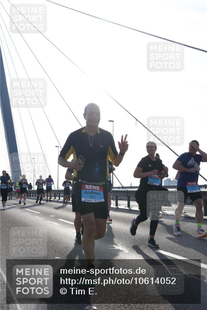03.10.2026 - Köhlbrandbrückenlauf Tim E. http://msf.ph/oto/10614052 03.10.2026 09:30:44 Position 1 1527, 1675 meine-sportfotos.de