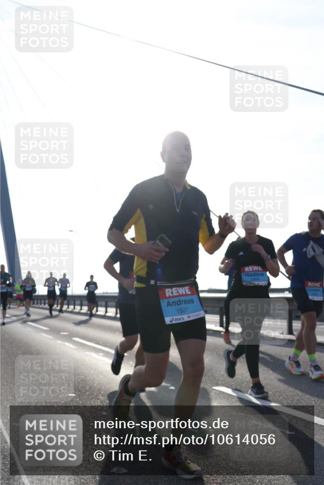 03.10.2026 - Köhlbrandbrückenlauf Tim E. http://msf.ph/oto/10614056 03.10.2026 09:30:45 Position 1 1527 meine-sportfotos.de