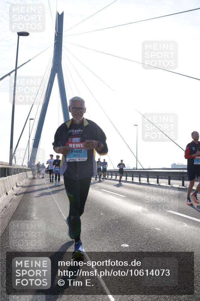 03.10.2026 - Köhlbrandbrückenlauf Tim E. http://msf.ph/oto/10614073 03.10.2026 09:30:46 Position 1 2472 meine-sportfotos.de