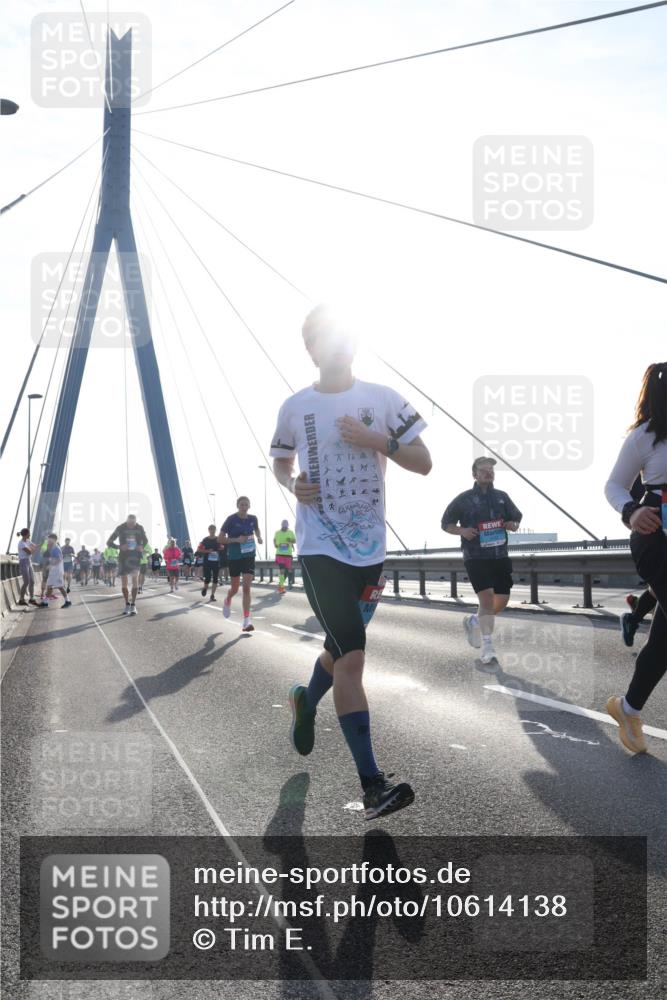03.10.2026 - Köhlbrandbrückenlauf Tim E. http://msf.ph/oto/10614138 03.10.2026 09:30:51 Position 1 4 meine-sportfotos.de