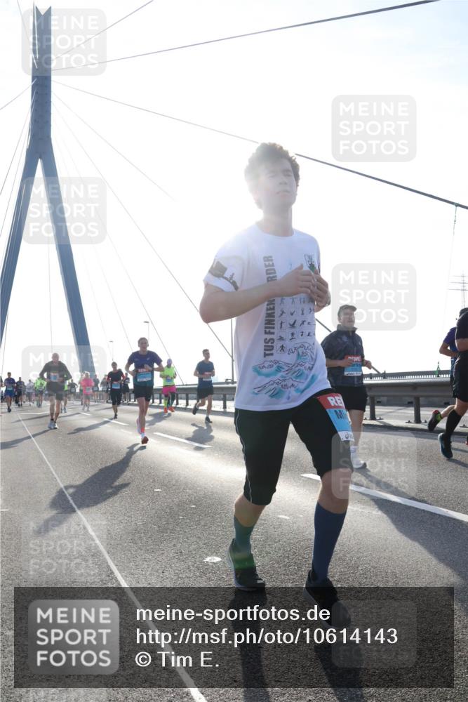 03.10.2026 - Köhlbrandbrückenlauf Tim E. http://msf.ph/oto/10614143 03.10.2026 09:30:51 Position 1  meine-sportfotos.de