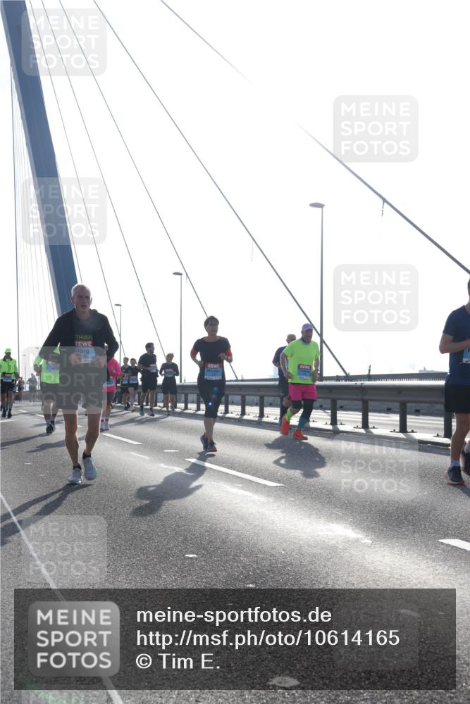 03.10.2026 - Köhlbrandbrückenlauf Tim E. http://msf.ph/oto/10614165 03.10.2026 09:30:53 Position 1  meine-sportfotos.de