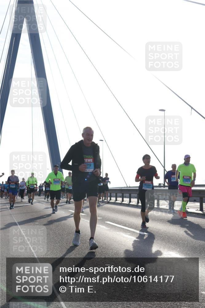 03.10.2026 - Köhlbrandbrückenlauf Tim E. http://msf.ph/oto/10614177 03.10.2026 09:30:54 Position 1 504 meine-sportfotos.de