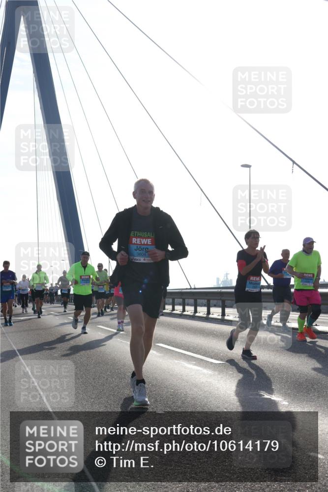 03.10.2026 - Köhlbrandbrückenlauf Tim E. http://msf.ph/oto/10614179 03.10.2026 09:30:54 Position 1 3604 meine-sportfotos.de