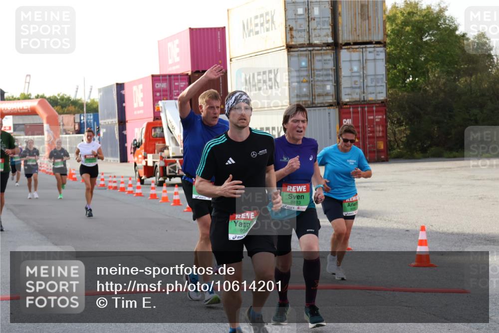 03.10.2026 - Köhlbrandbrückenlauf Tim E. http://msf.ph/oto/10614201 03.10.2026 16:19:36 Ziel 7167, 7168, 7661, 7673, 7740, 8005, 8128, 8813, 8836, 8938, 9092, 9268, 9373, 9625 meine-sportfotos.de