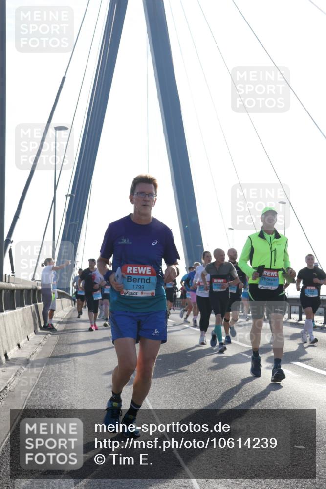 03.10.2026 - Köhlbrandbrückenlauf Tim E. http://msf.ph/oto/10614239 03.10.2026 09:31:00 Position 1 1799, 2989 meine-sportfotos.de