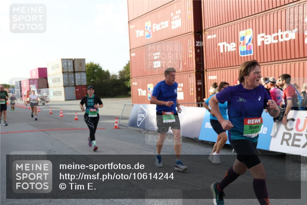 03.10.2026 - Köhlbrandbrückenlauf Tim E. http://msf.ph/oto/10614244 03.10.2026 16:19:38 Ziel 7167, 7168, 7740, 8128, 8717, 8813, 8836, 8938, 9092, 9268, 9355, 9373, 9625 meine-sportfotos.de