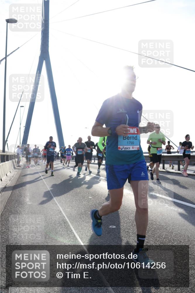 03.10.2026 - Köhlbrandbrückenlauf Tim E. http://msf.ph/oto/10614256 03.10.2026 09:31:01 Position 1 1799 meine-sportfotos.de