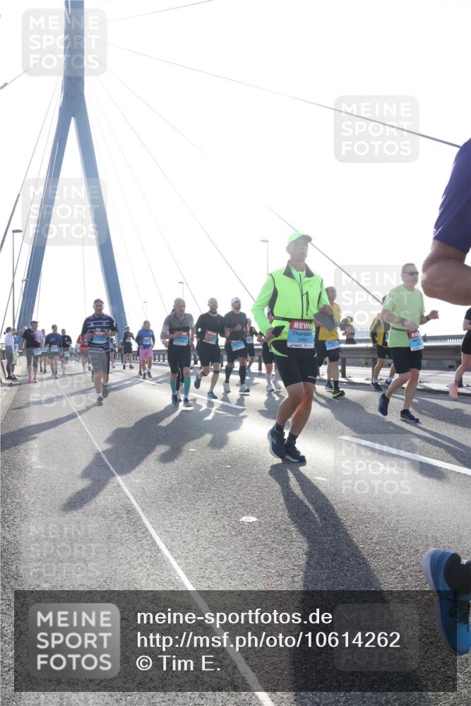03.10.2026 - Köhlbrandbrückenlauf Tim E. http://msf.ph/oto/10614262 03.10.2026 09:31:02 Position 1  meine-sportfotos.de